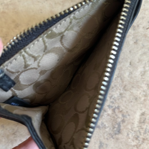 Small Coach zip pouch - Picture 3 of 3